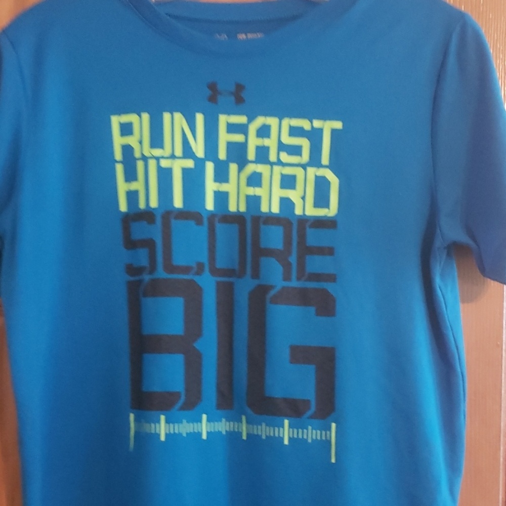 Under Armour youth xl tshirt